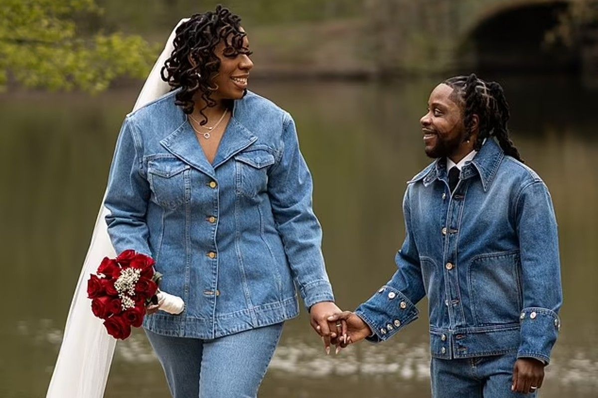 Пара не переймається через свою різницю у зрості Пара не переймається через свою різницю у зрості