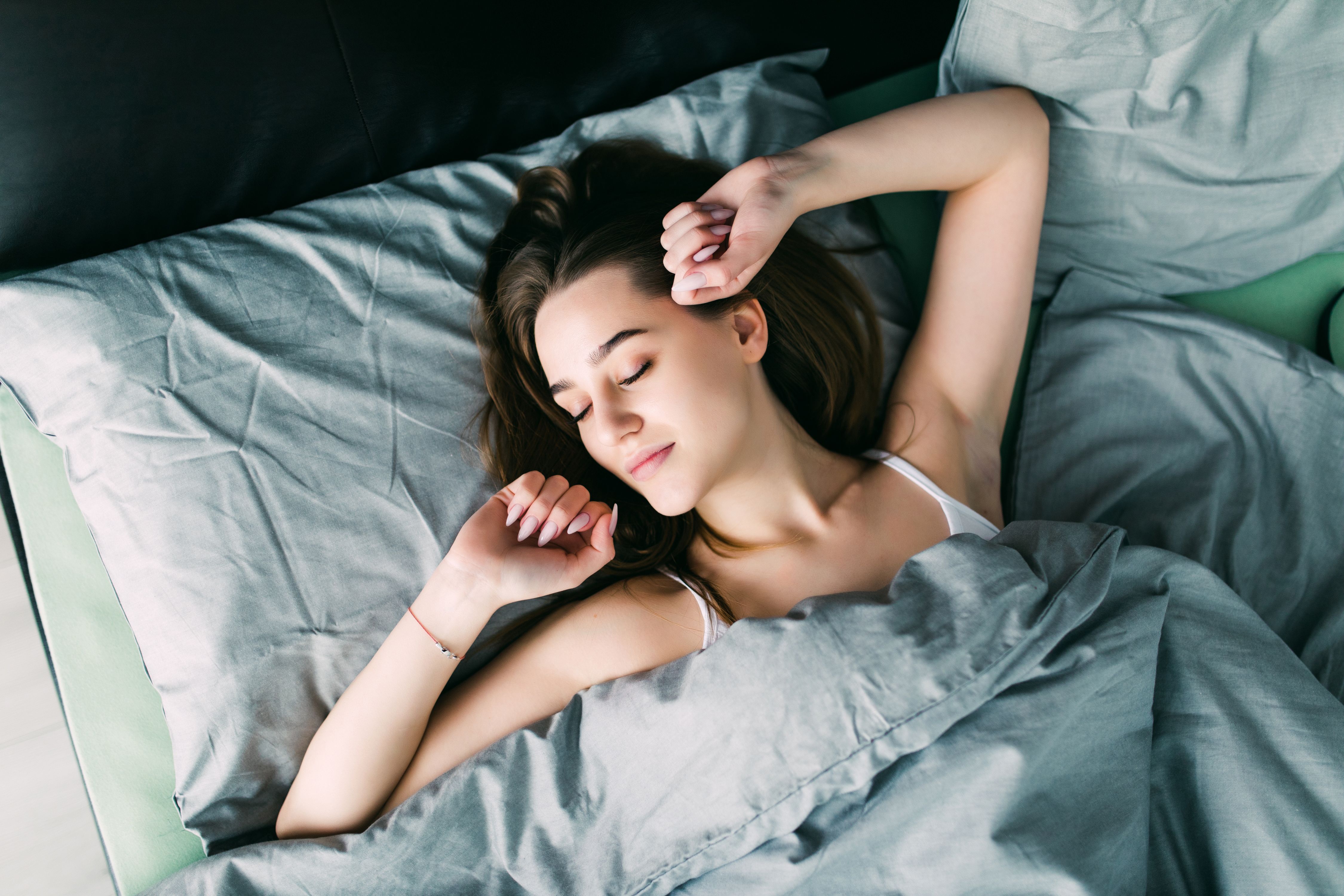 Несобранные волосы во время сна могут мешать