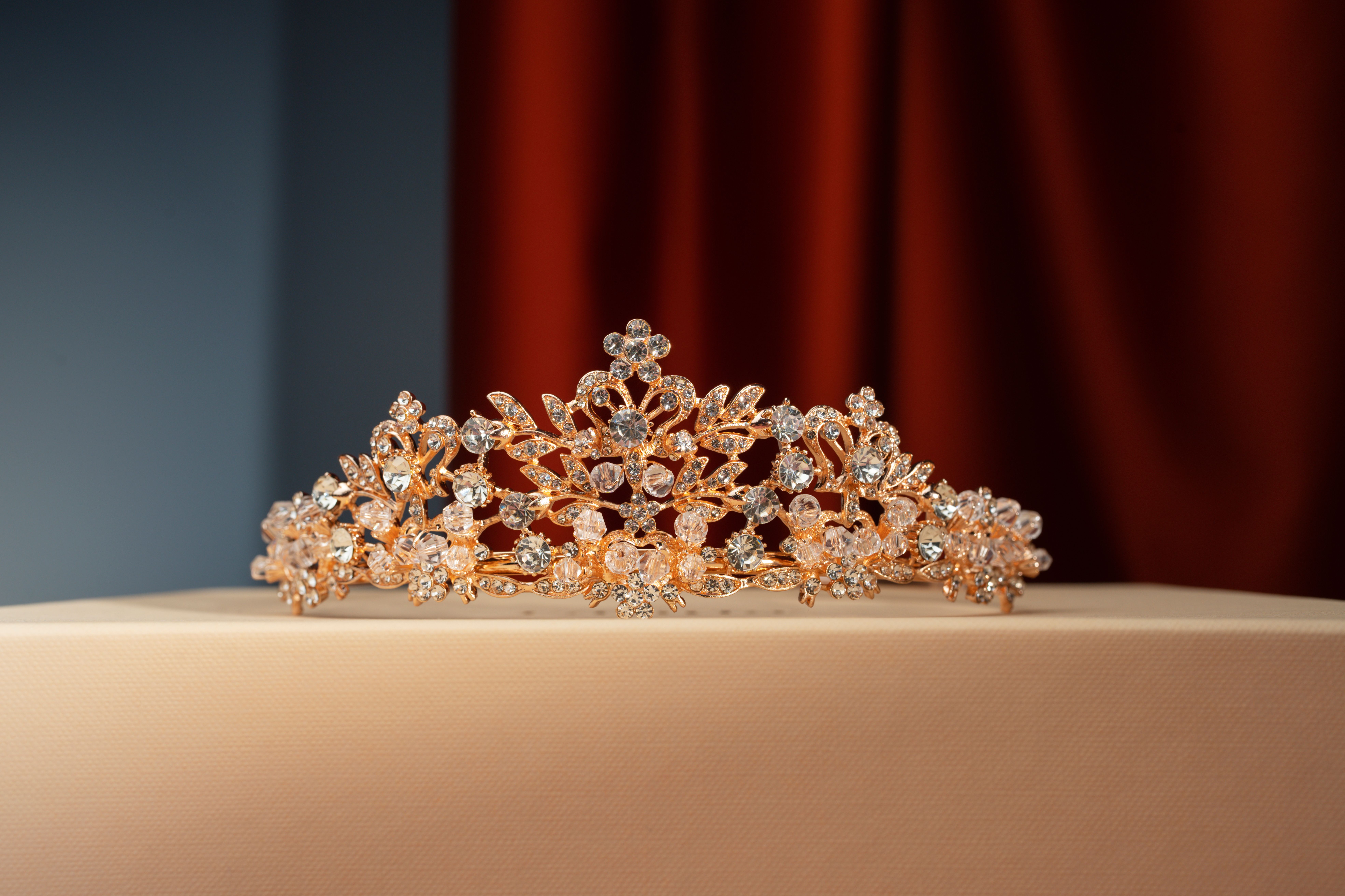 Незабаром престоли європейських країн посядуть жінки Незабаром престоли європейських країн посядуть жінки