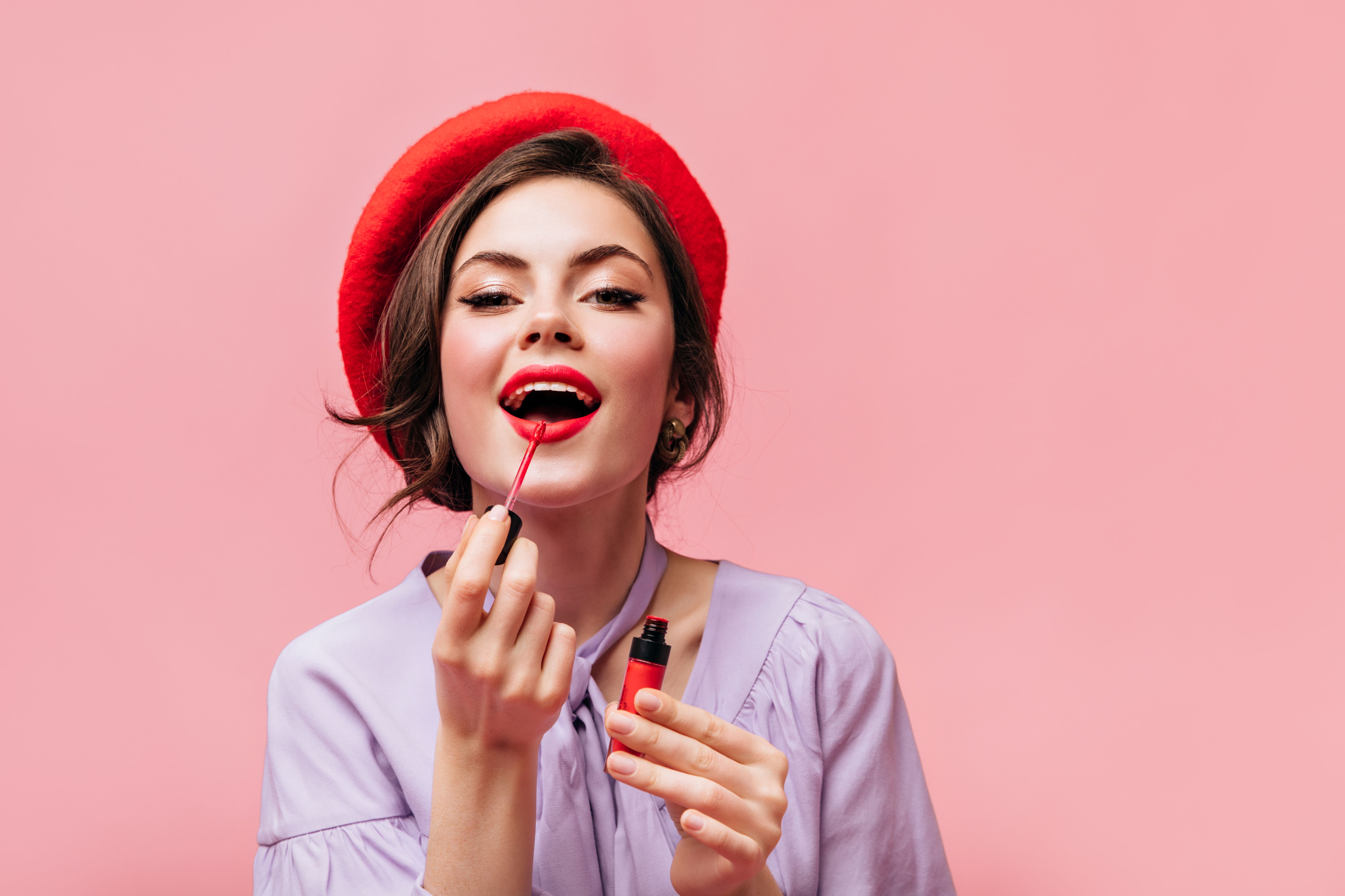 Помаду варто обирати до тону шкіри Помаду варто обирати до тону шкіри