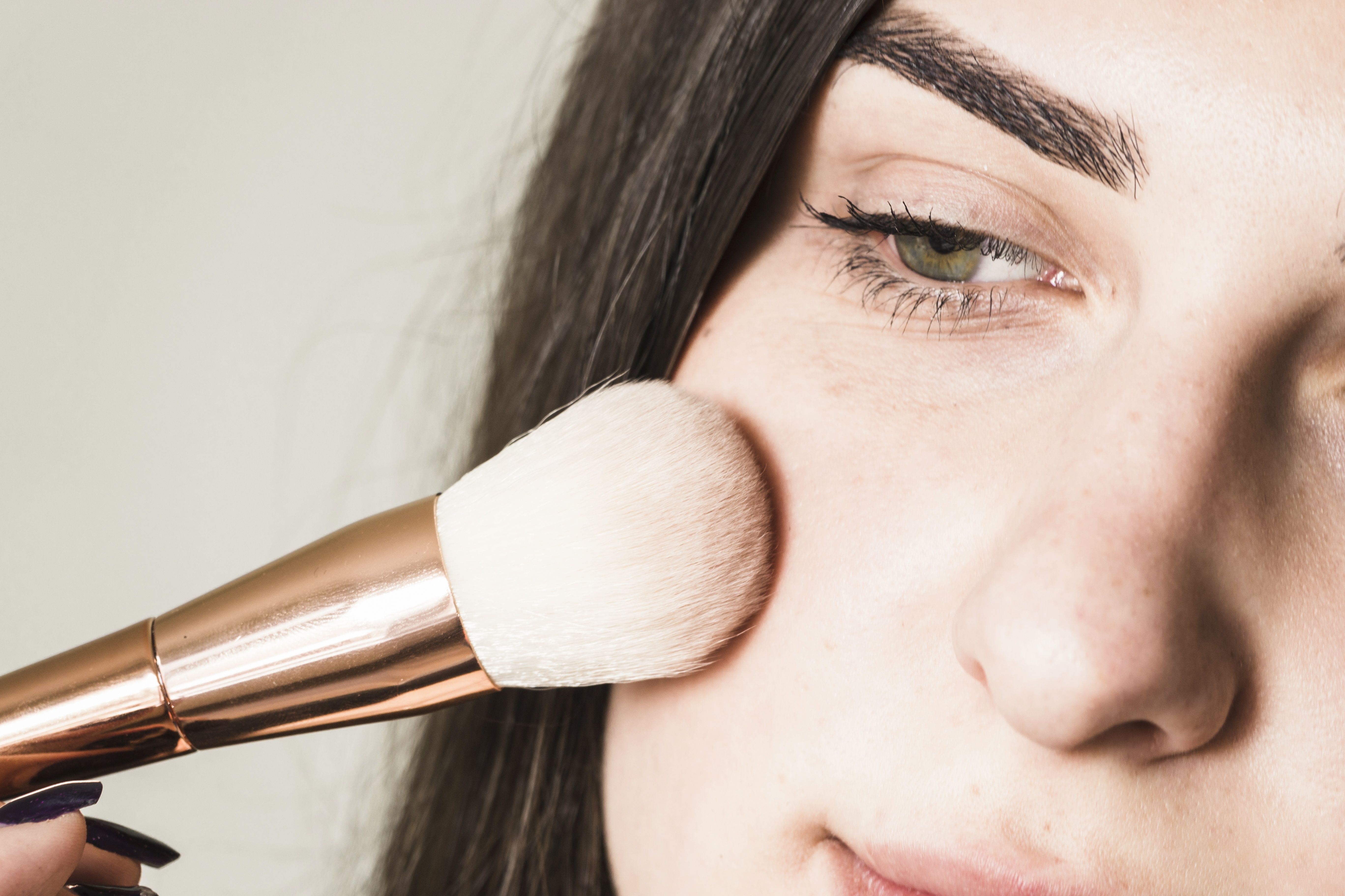 Бронзер лучше скрывает темные круги Бронзер лучше скрывает темные круги