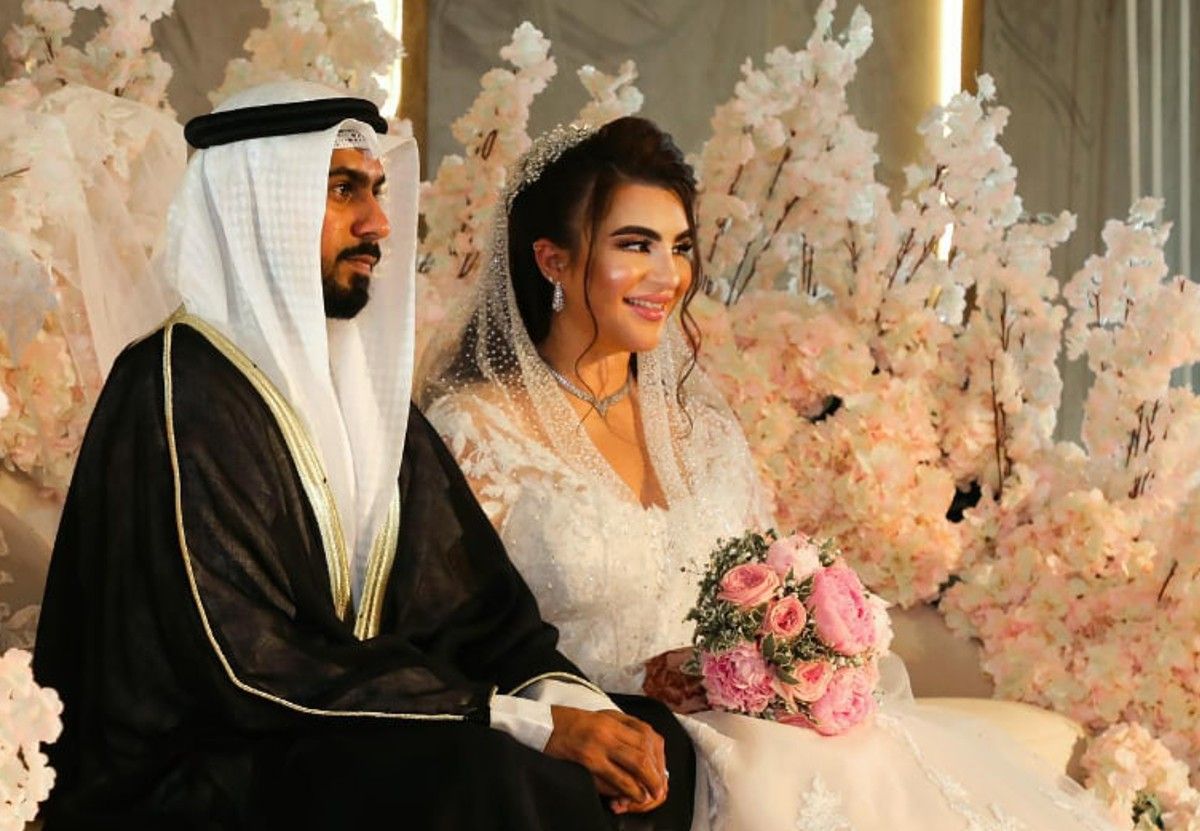 Жінка не соромиться свого розкішного життя Жінка не соромиться свого розкішного життя