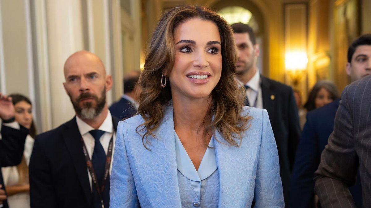 Эффектный образ королевы Рании Эффектный образ королевы Рании