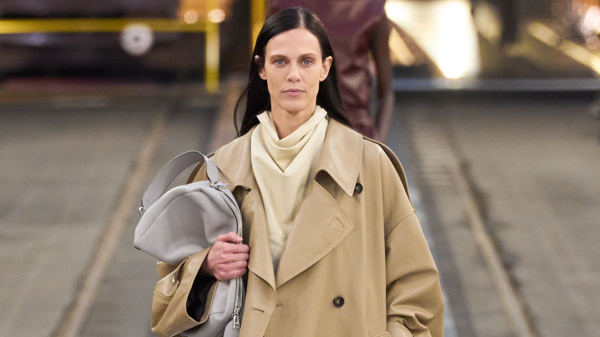 Трендовые тренчи на осень 2024 года Трендовые тренчи на осень 2024 года