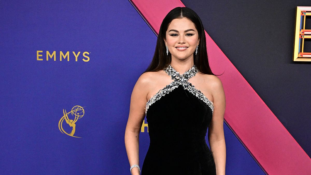 Селена Гомес показала красивий образ Селена Гомес показала красивий образ