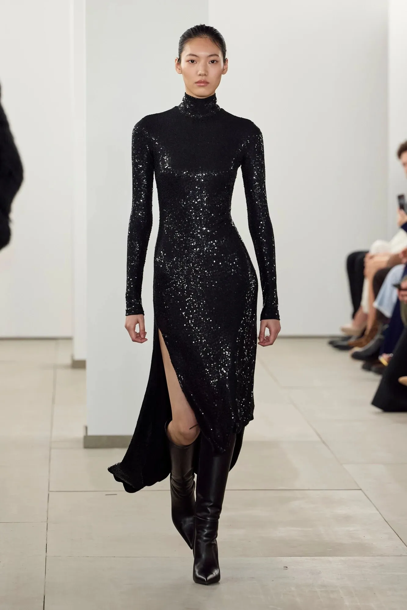 Актуальні сукні на осінь 2024 Актуальні сукні на осінь 2024