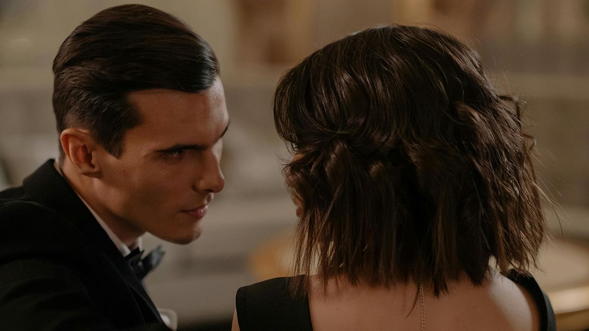 Наряды, которые не стоит надевать на первое свидание Наряды, которые не стоит надевать на первое свидание