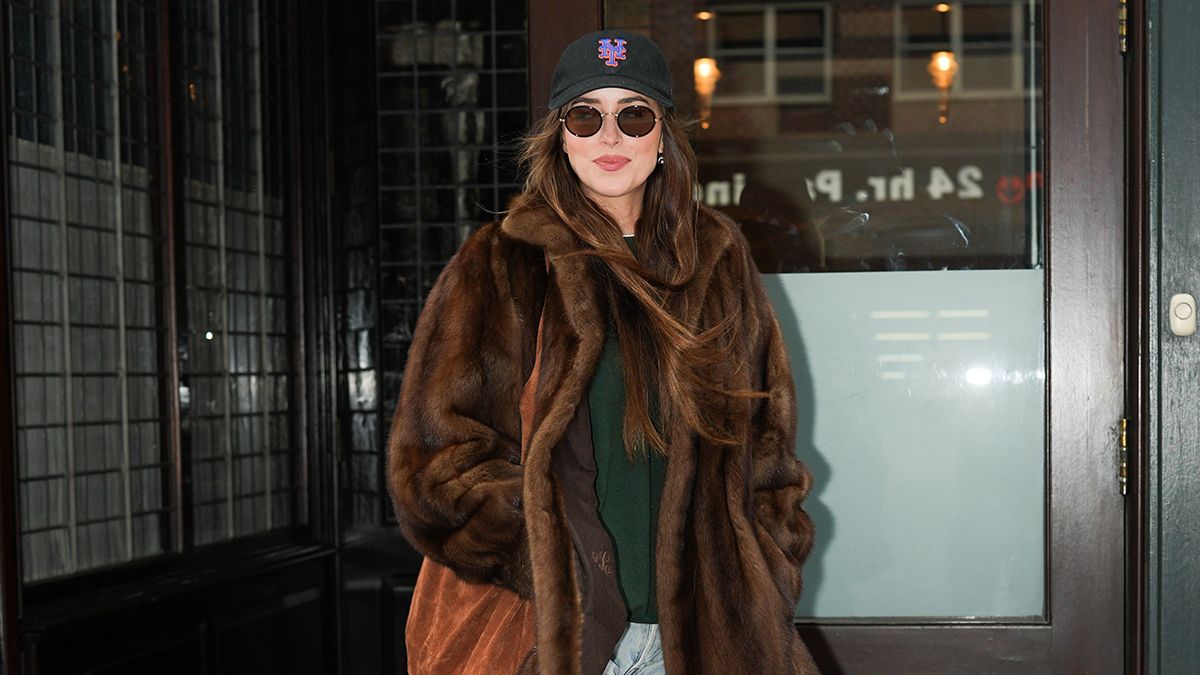 Стильний образ Дакоти Джонсон Стильний образ Дакоти Джонсон