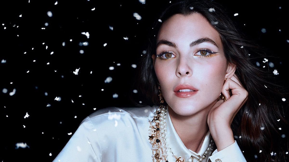 Chanel випустив рекламу з українським "Щедриком" Chanel випустив рекламу з українським "Щедриком"