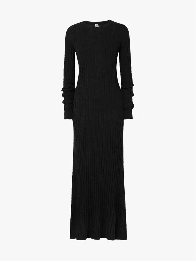 Актуальні сукні на зиму 2025 Актуальні сукні на зиму 2025