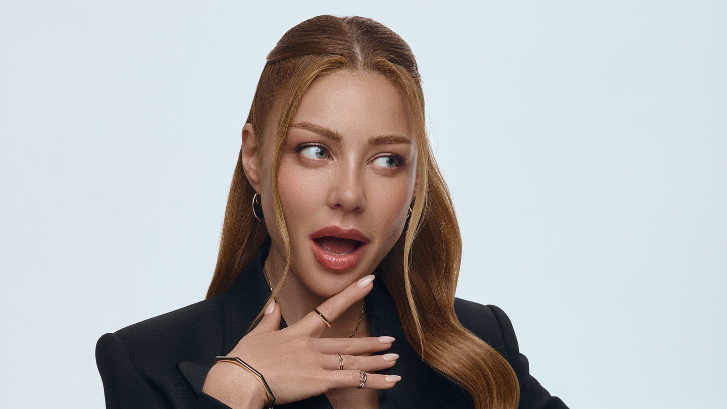 Красиві зачіски на Новий рік 2025 Красиві зачіски на Новий рік 2025