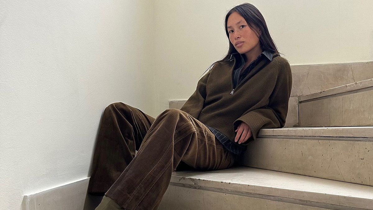 Вельветовые брюки являются трендом 2025 года Вельветовые брюки являются трендом 2025 года