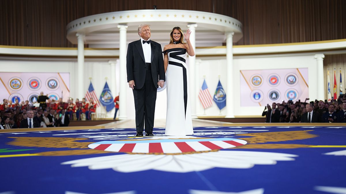 Мелания и Дональд Трамп на инаугурационном балу Мелания и Дональд Трамп на инаугурационном балу
