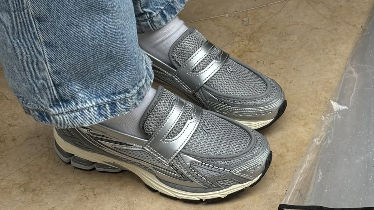 Сріблясті кросівки стали трендом 2025 року Сріблясті кросівки стали трендом 2025 року