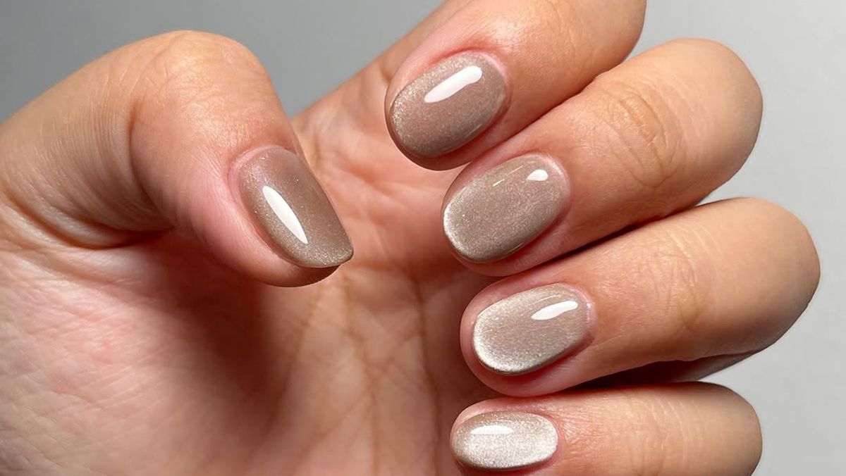 Маникюр "кошачий глаз" снова в моде Маникюр "кошачий глаз" снова в моде