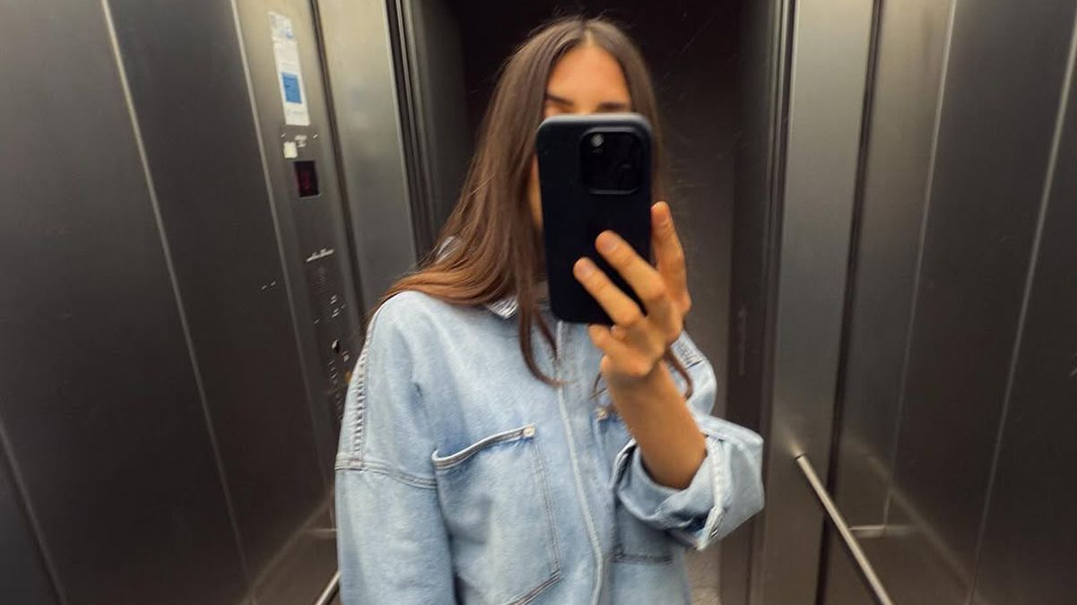 Стильний джинсовий образ на весну 2025 Стильний джинсовий образ на весну 2025