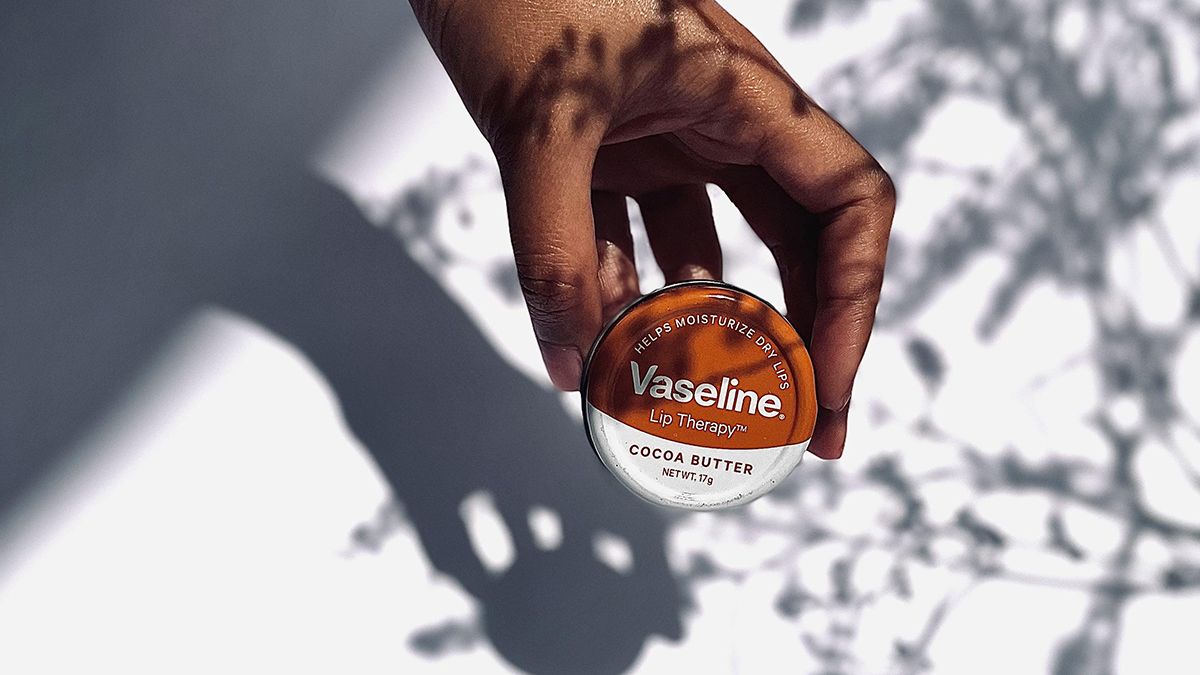 Вазелин можно использовать в различных целях Вазелин можно использовать в различных целях