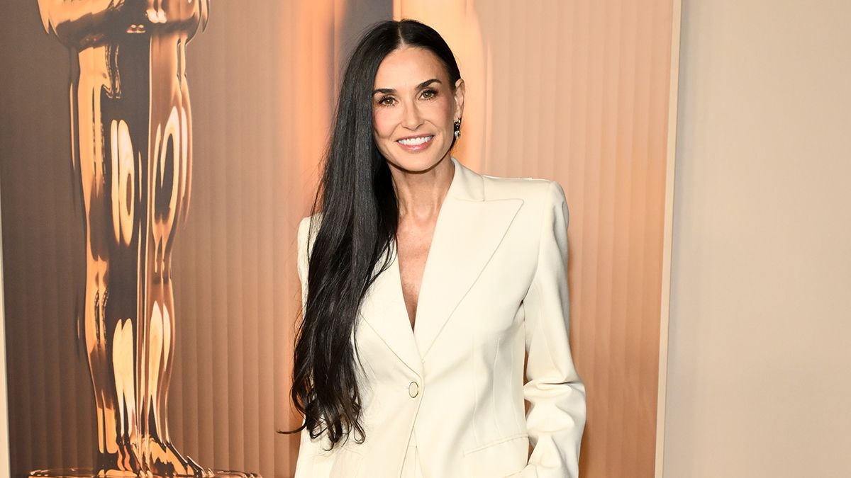 Демі Мур показала, як одягнутися після 60 років Демі Мур показала, як одягнутися після 60 років