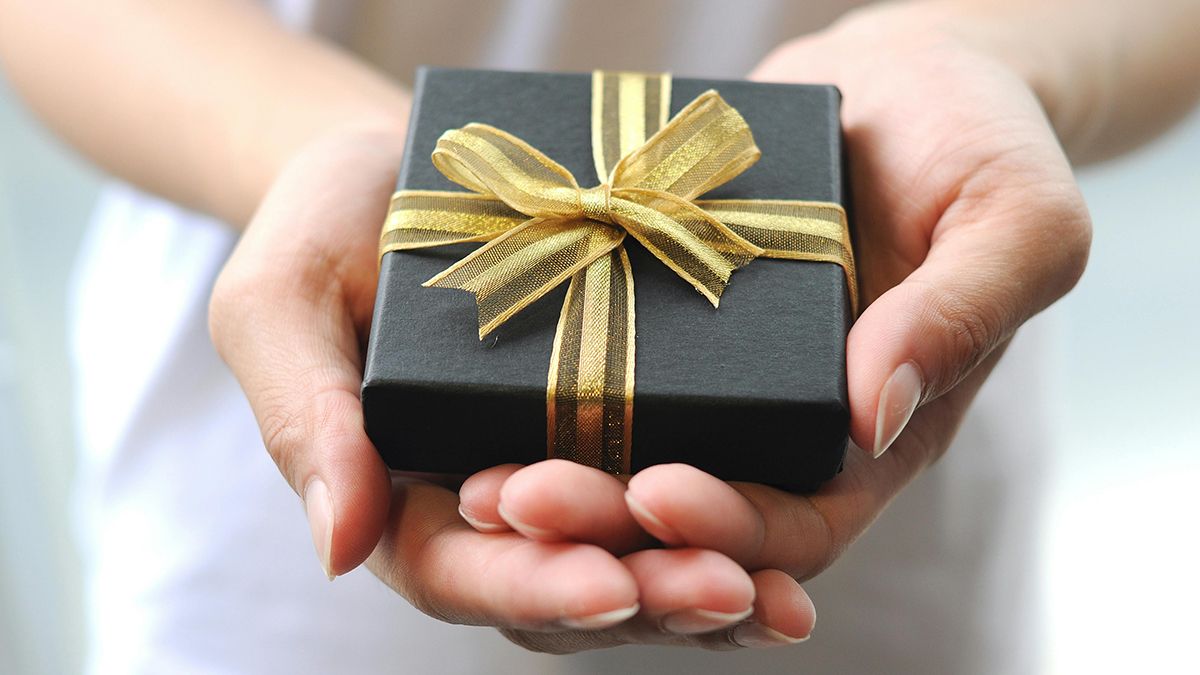 Названо, почему нельзя дарить подарок быстрее Названо, почему нельзя дарить подарок быстрее