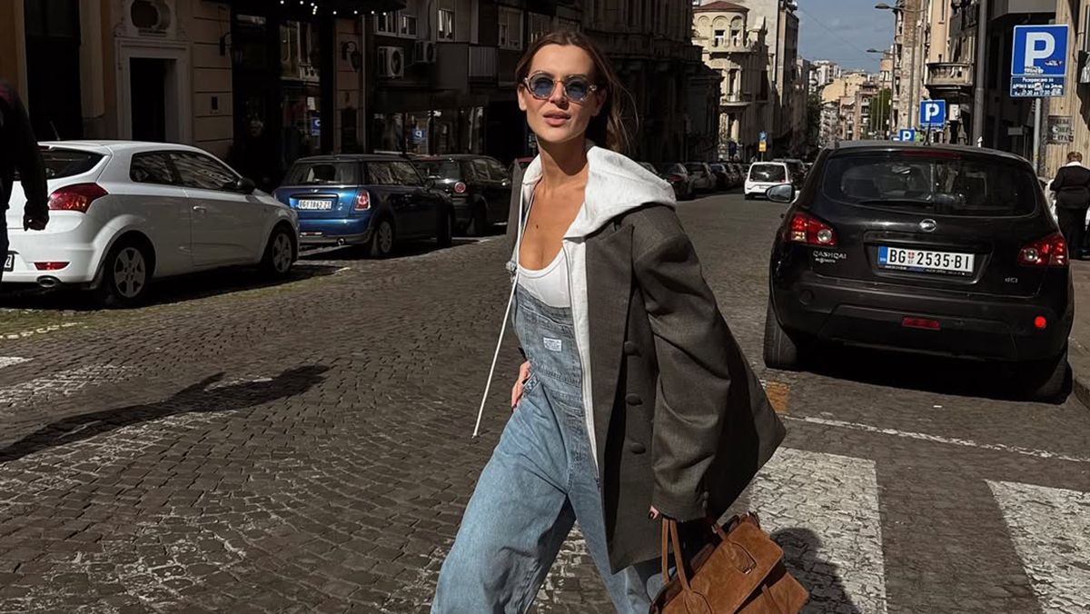 Джинсовий комбінезон повертається в моду Джинсовий комбінезон повертається в моду