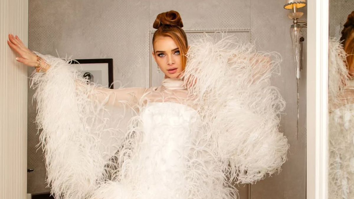 Цветные платья на выпускной 2025 Цветные платья на выпускной 2025