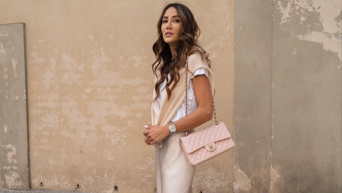 Стильні атласні спідниці на літо 2025 Стильні атласні спідниці на літо 2025