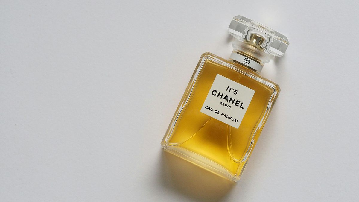 Названо привабливий жіночий та чоловічий аромат Названо привабливий жіночий та чоловічий аромат