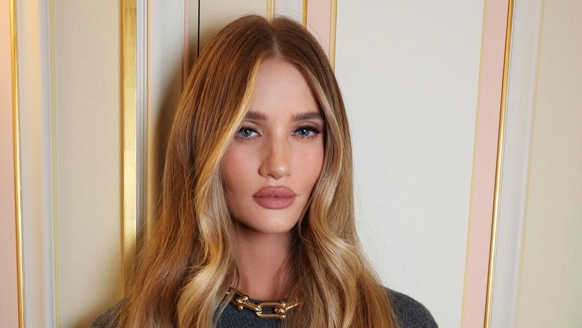 Джемовый блонд является трендовым цветом лета Джемовый блонд является трендовым цветом лета