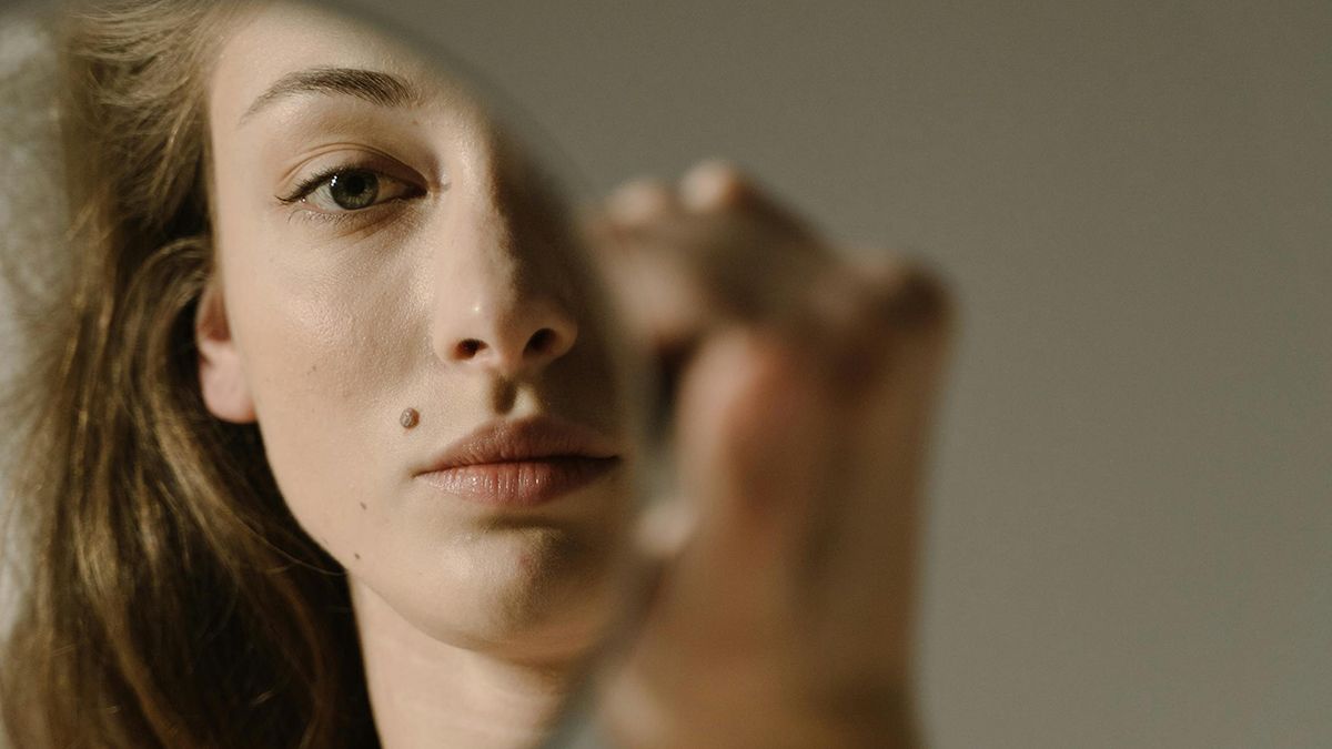 Догляд за шкірою, який радять уникати дерматологи Догляд за шкірою, який радять уникати дерматологи