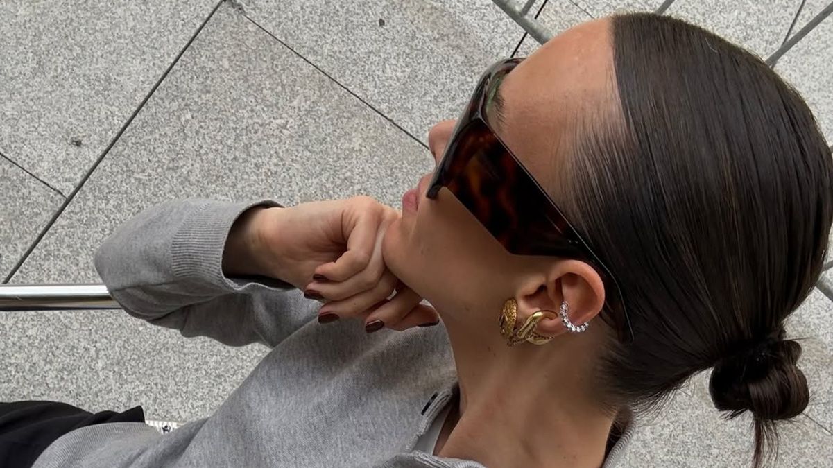 Интересные прически на короткие волосы Интересные прически на короткие волосы