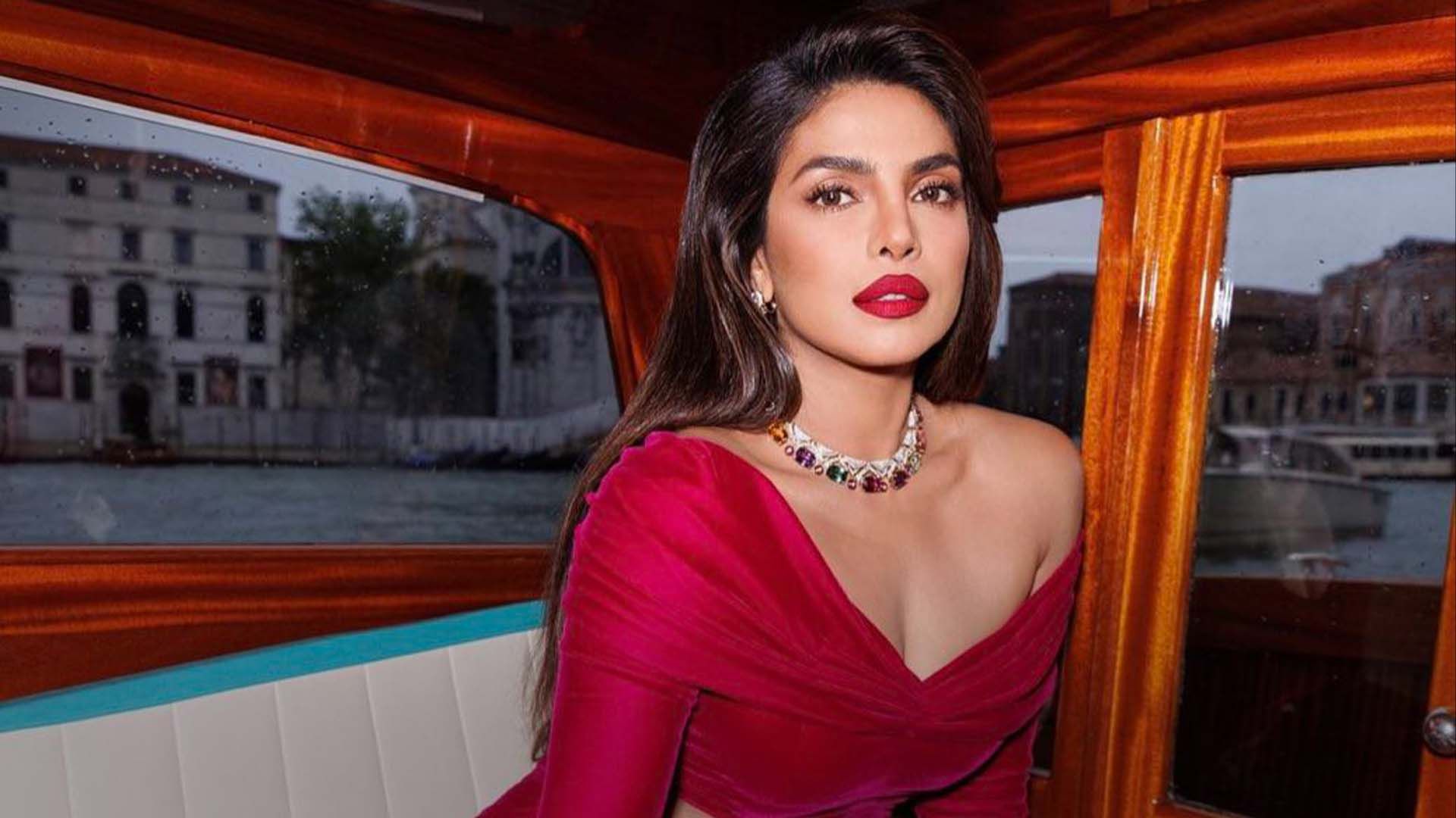 Як одягається індійська модель Чопра Як одягається індійська модель Чопра