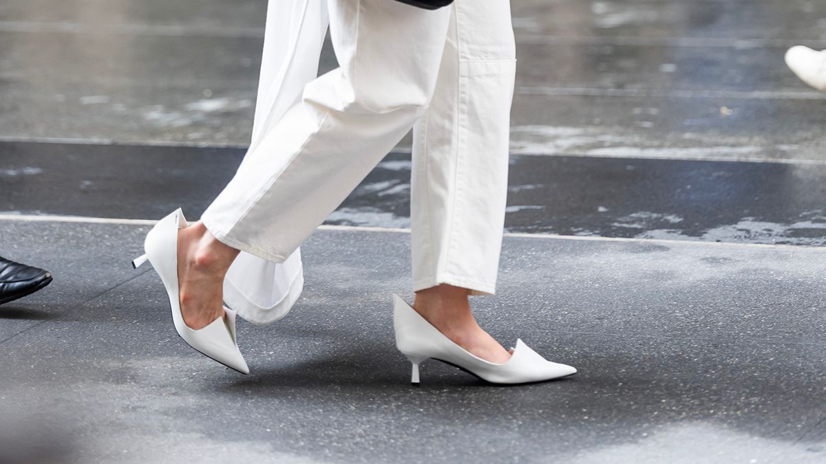 Модні туфлі з фільму, які носила Енн Гетевей Модні туфлі з фільму, які носила Енн Гетевей