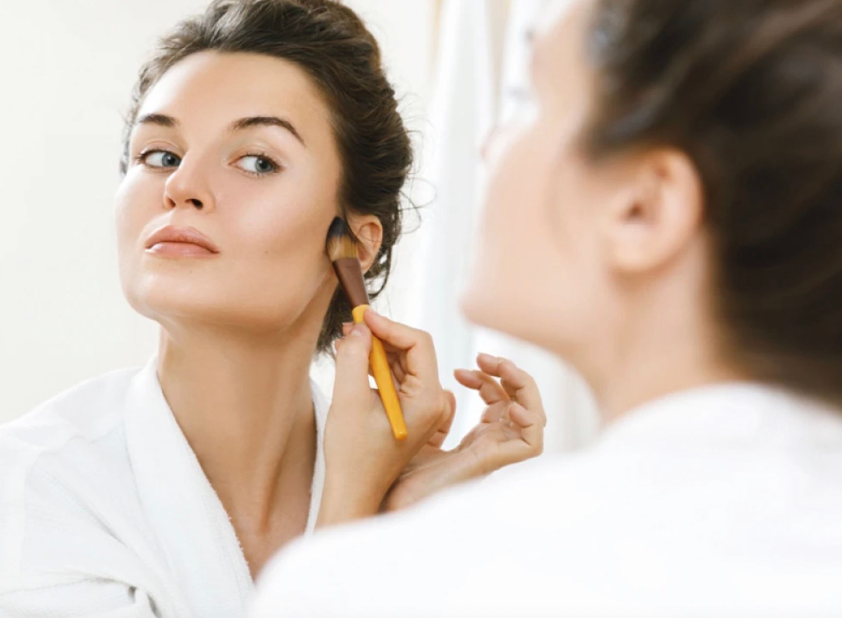 Як правильно нанести тональний крем Як правильно нанести тональний крем