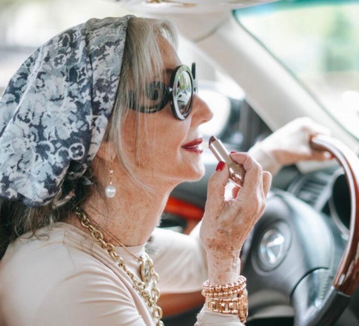 Бьюти-тренды осени-2025 для женщин 50+ Бьюти-тренды осени-2025 для женщин 50+