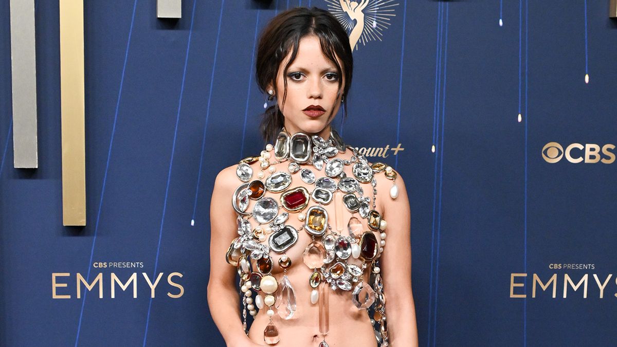 Роскошный образ Дженны Ортеги Роскошный образ Дженны Ортеги