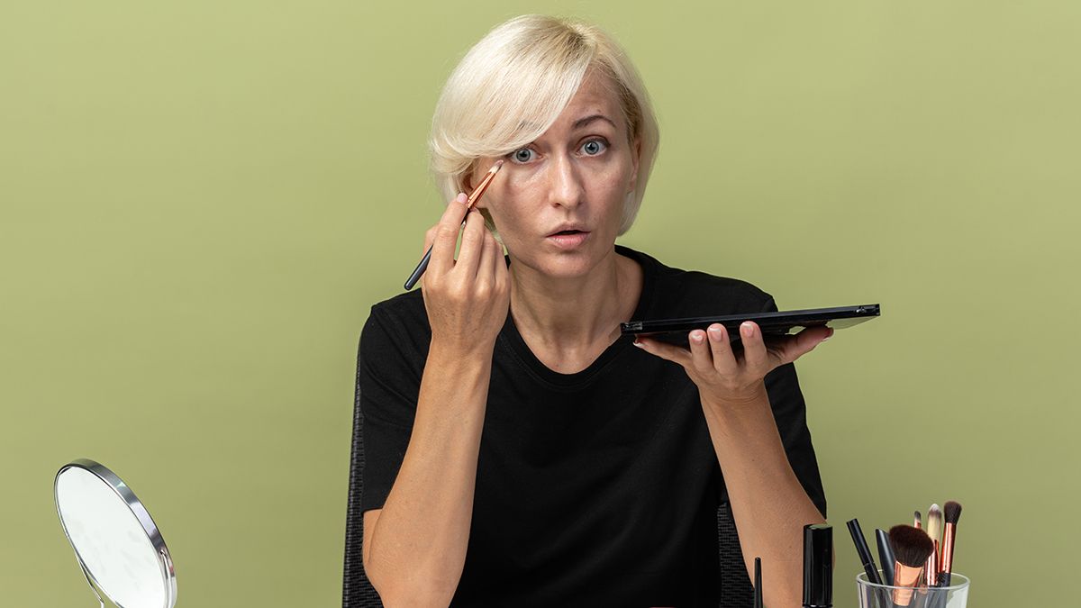 Макияж, который способен сделать лицо старше