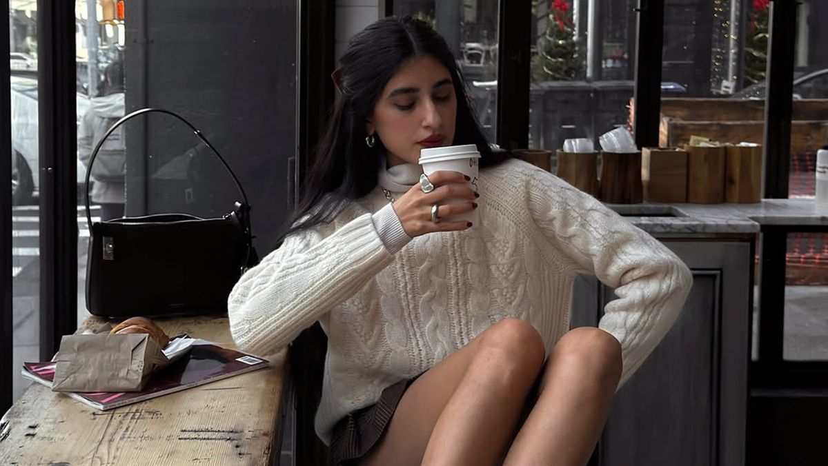 Белый свитер лучше всего подходит на зиму